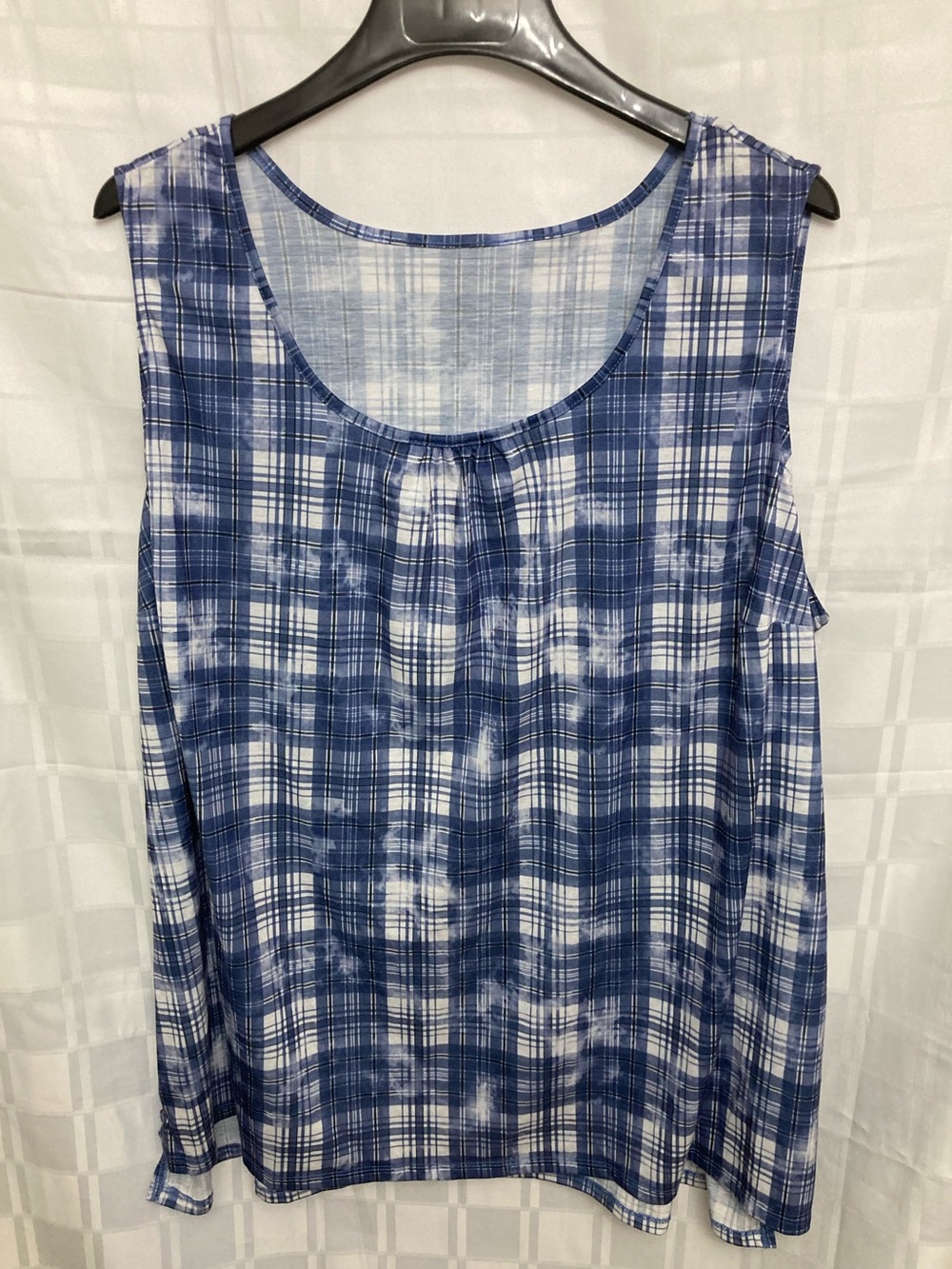 Sleeveless top plaid